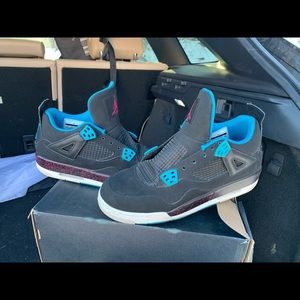 Jordan retro 4s.